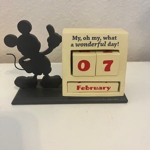 Disney Mickey Mouse Wooden Desk Calendar